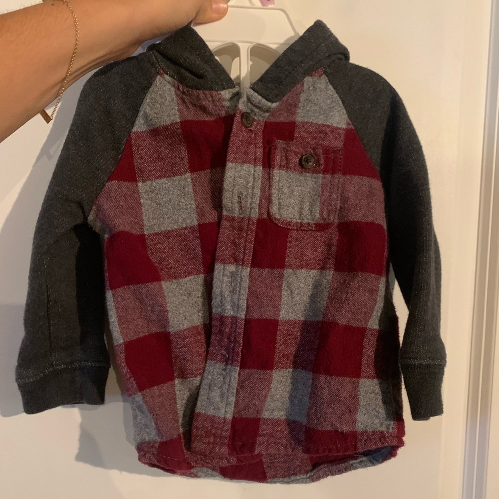 BUNDLE  hooded and collar button down flannels.